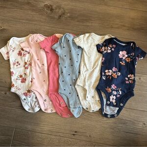 💟 BOGO! Baby girl NB bodysuits - Simple Joys by Carter’s- blue & pink florals